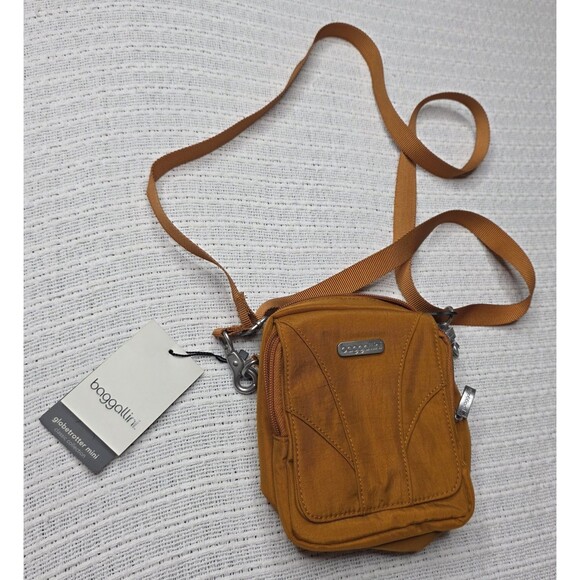 NWT Baggallini Globetrotter Mini Crossbody Tan Adjustable Travel Lightweight - Picture 1 of 16